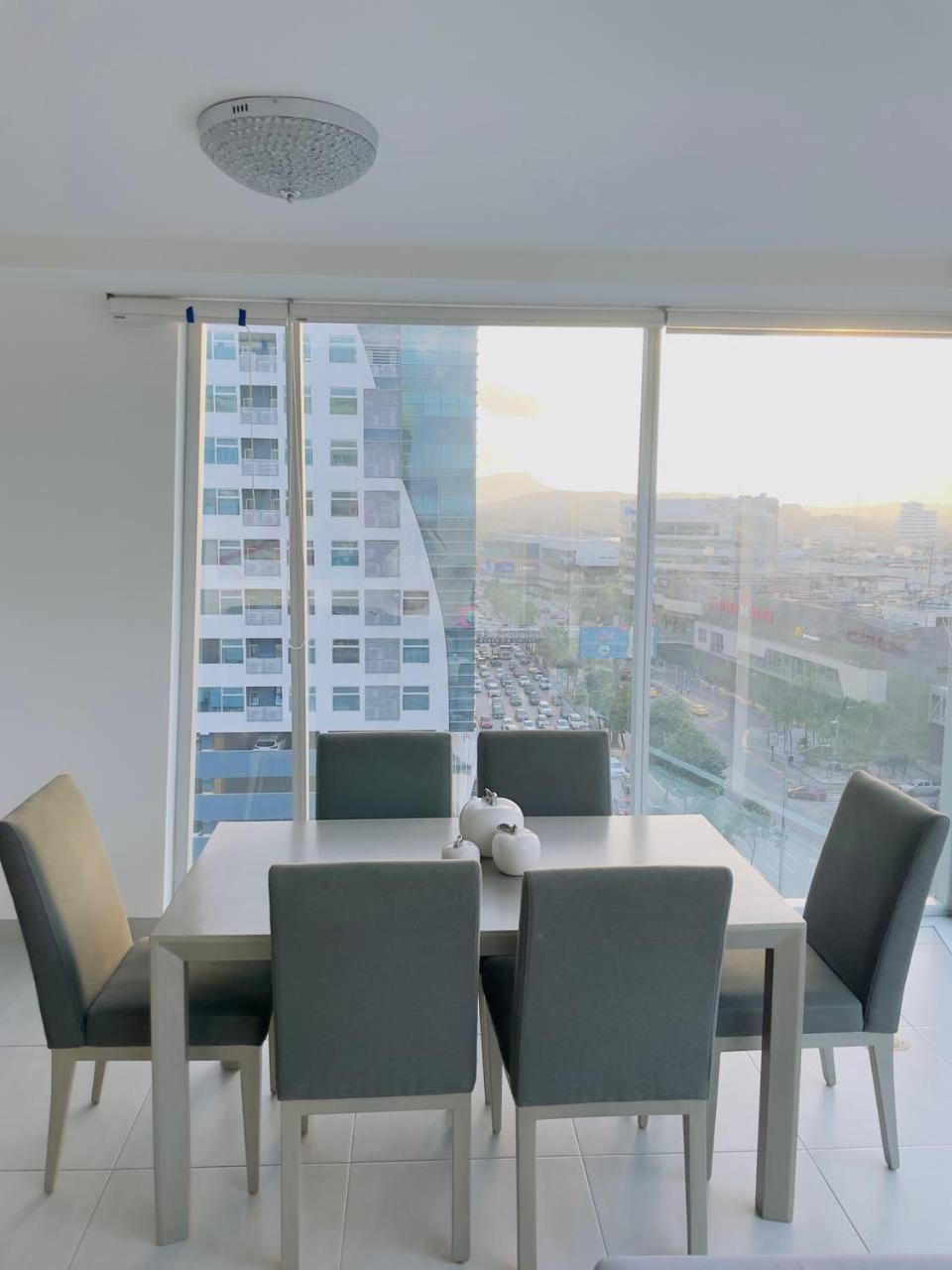 Lujoso Depa Con Vista A Todo Guayaquil! Apartment Exterior photo